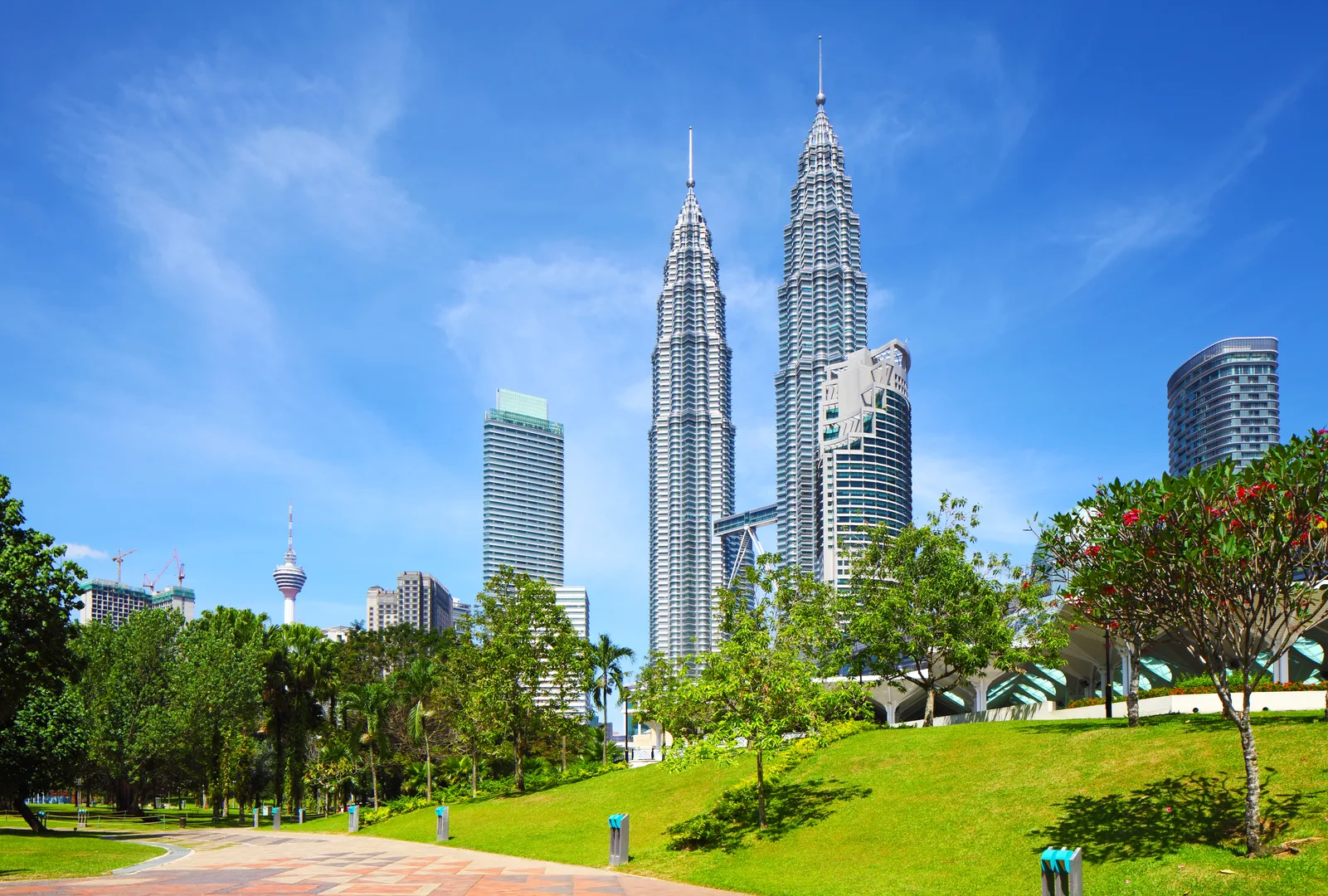 Discover the top 20 international schools in Kuala Lumpur. Compare British, IB & American curricula, fees from MYR 22K–112K, and find the best fit for your family.