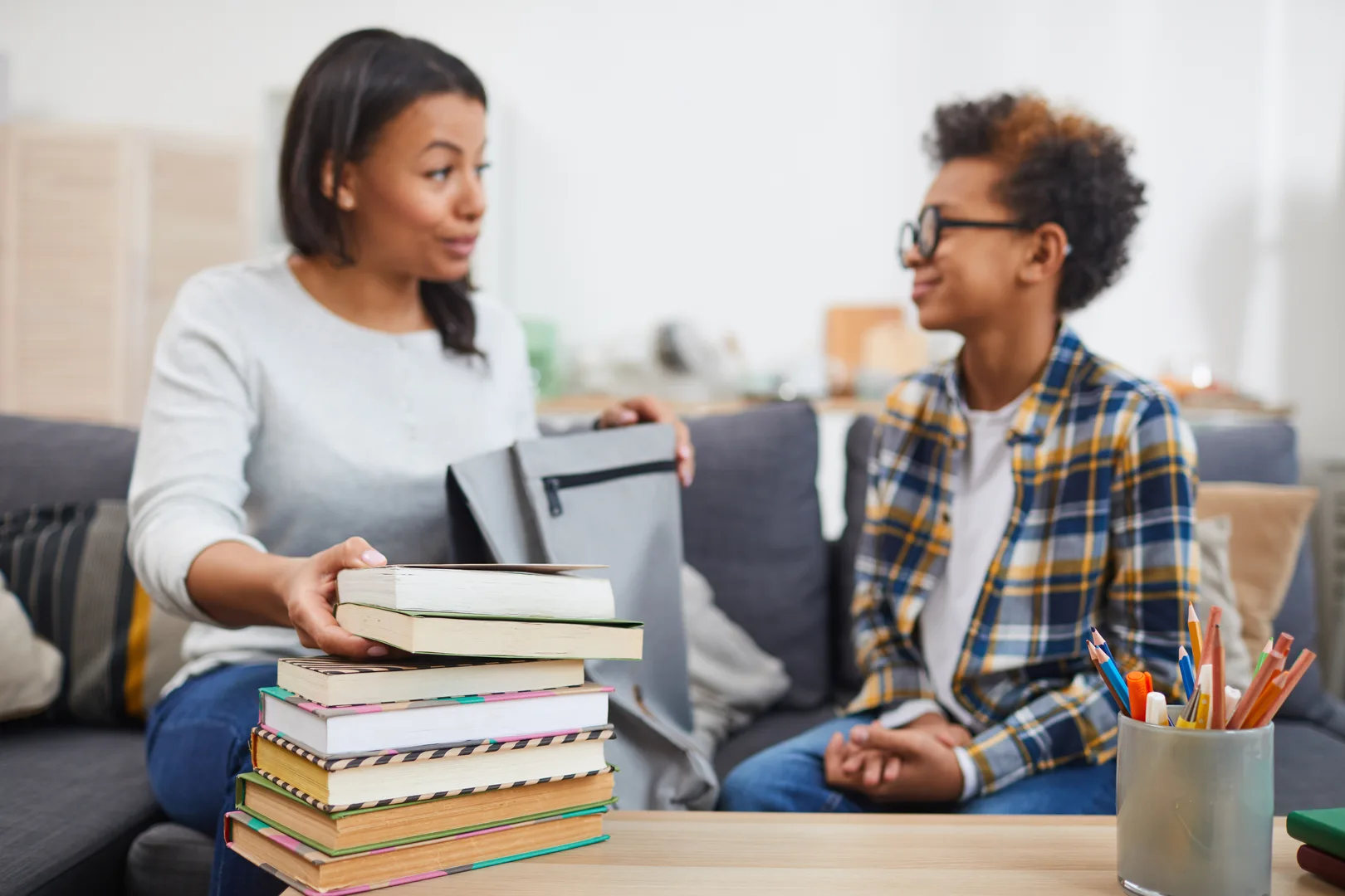Everything parents need to know about mid-year school transfers: when to move, curriculum alignment, credit transfer, documentation checklist, and social integration tips.