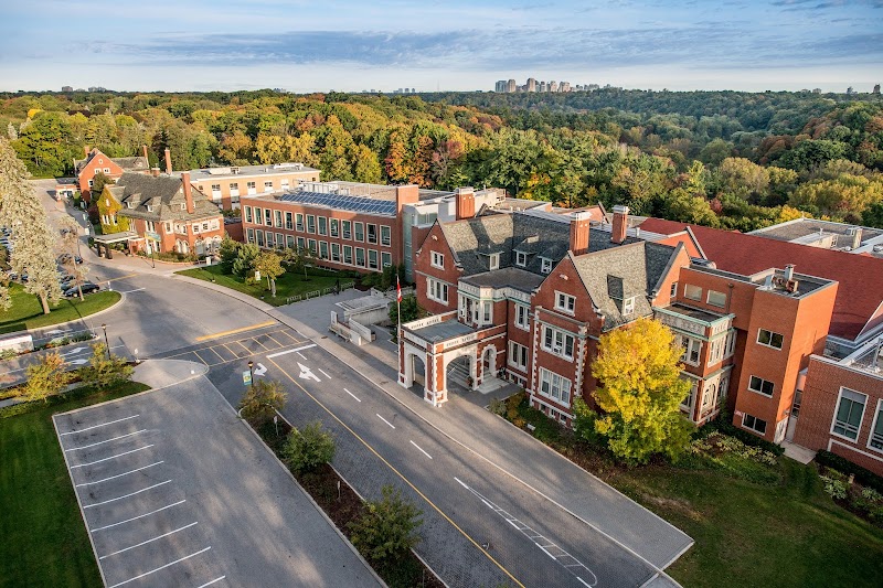 Toronto French School (TFS)