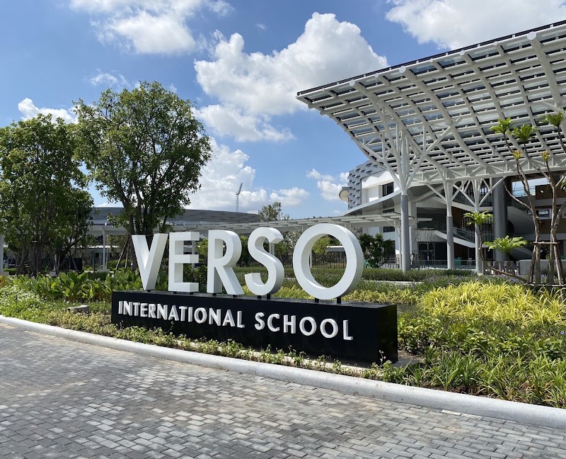 VERSO International School
